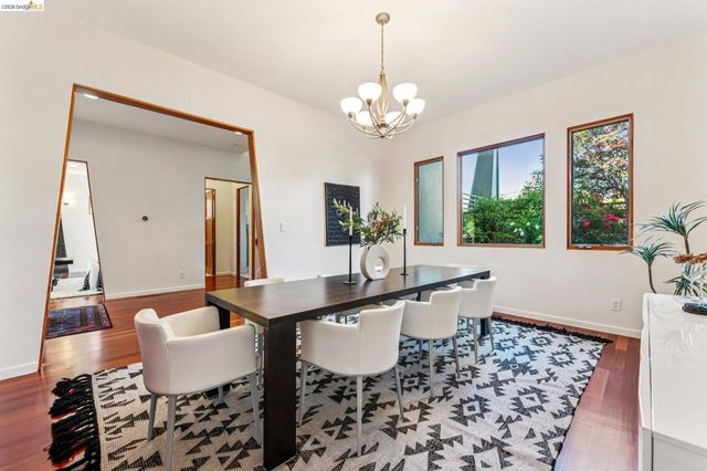 13454 Campus Dr, Oakland, CA 94619