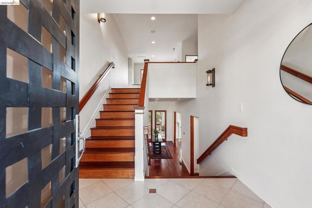 13454 Campus Dr, Oakland, CA 94619