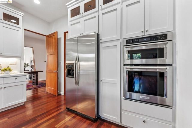 13454 Campus Dr, Oakland, CA 94619