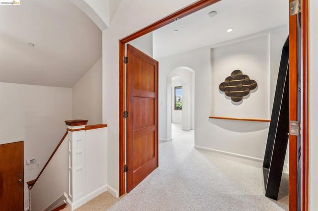 13454 Campus Dr, Oakland, CA 94619