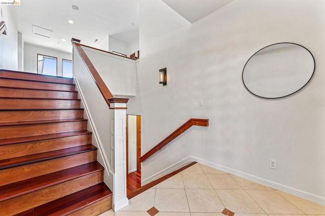 13454 Campus Dr, Oakland, CA 94619