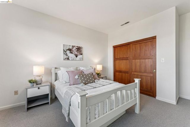 13454 Campus Dr, Oakland, CA 94619