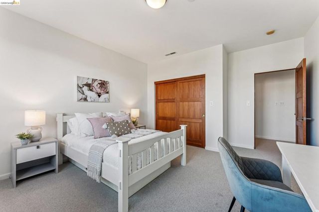 13454 Campus Dr, Oakland, CA 94619