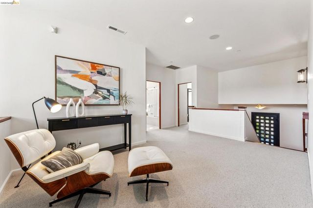 13454 Campus Dr, Oakland, CA 94619