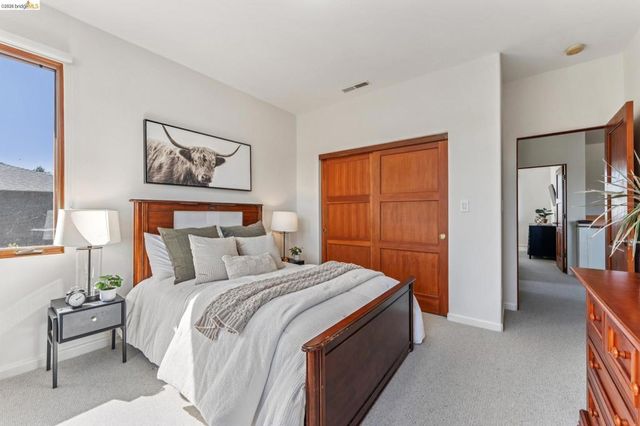 13454 Campus Dr, Oakland, CA 94619