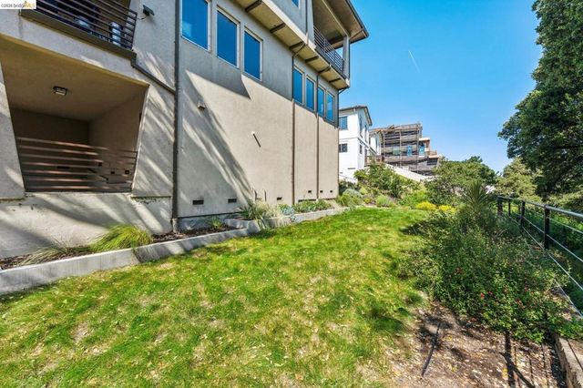 13454 Campus Dr, Oakland, CA 94619