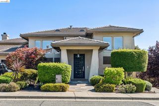 13454 Campus Dr, Oakland, CA 94619