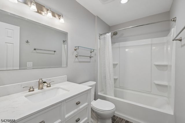 8 Bob White, Allamuchy Twp., NJ 07840
