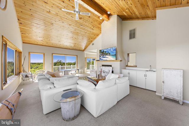 402 CENTRAL AVE, Barnegat Light, NJ 08006