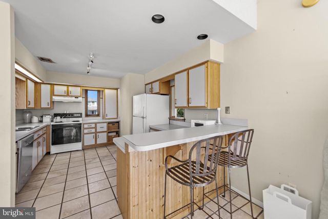 402 CENTRAL AVE, Barnegat Light, NJ 08006