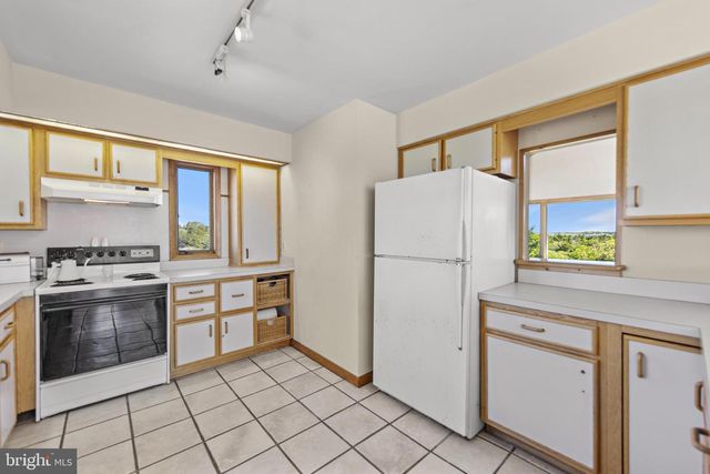 402 CENTRAL AVE, Barnegat Light, NJ 08006