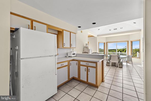 402 CENTRAL AVE, Barnegat Light, NJ 08006