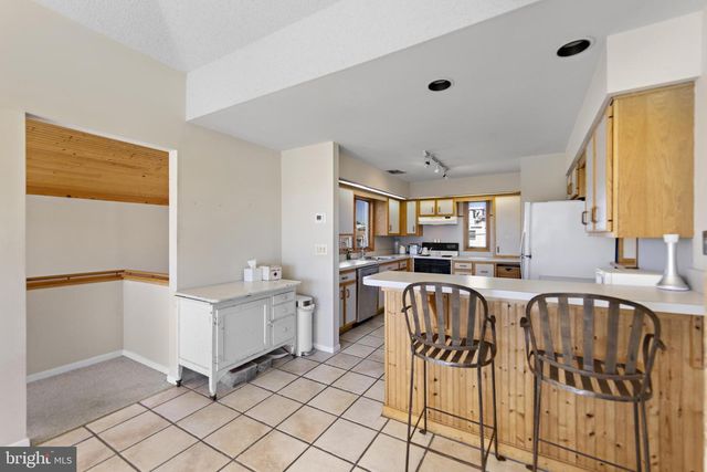 402 CENTRAL AVE, Barnegat Light, NJ 08006