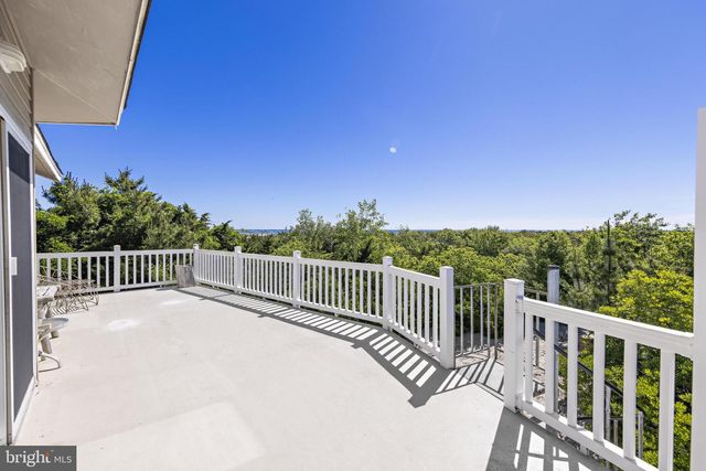 402 CENTRAL AVE, Barnegat Light, NJ 08006