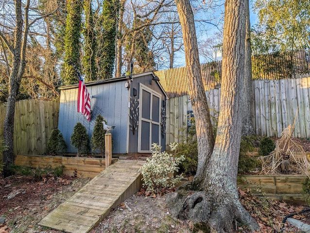 33 Park Drive, Rocky Point, NY 11778