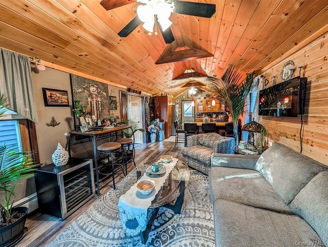 33 Park Drive, Rocky Point, NY 11778