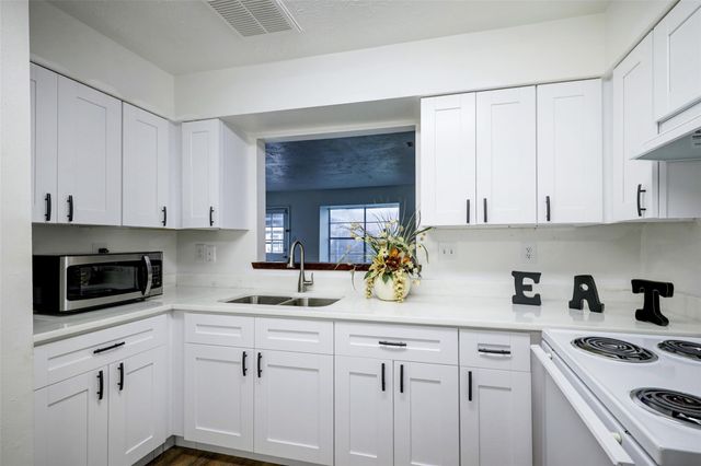 15251 Buckle Lane 5251, Houston, TX 77060