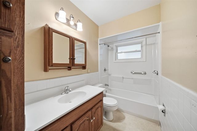 1230 Madison Drive, Adrian, MI 49221