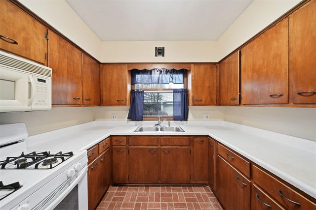 1230 Madison Drive, Adrian, MI 49221