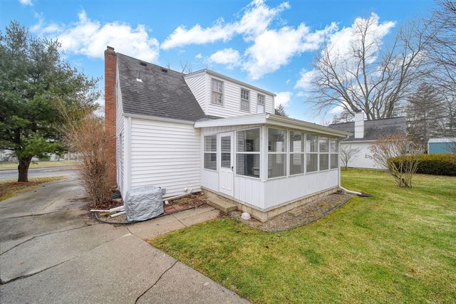 1230 Madison Drive, Adrian, MI 49221