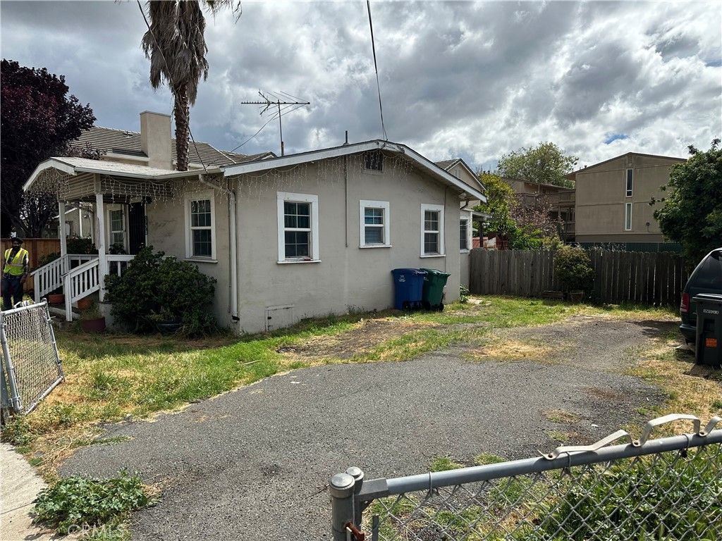 Image 2 of property listing at 29695 Dixon, Hayward, CA 94544