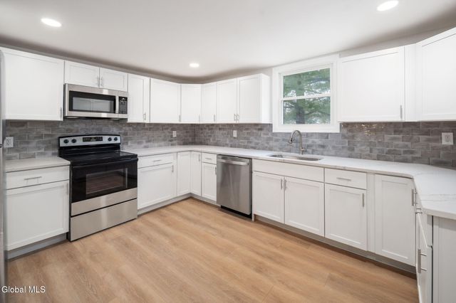 150 Schoolhouse Road, Guilderland, NY 12203