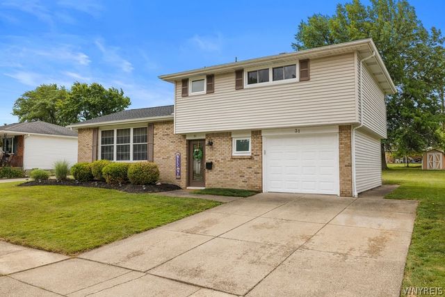 31 Christopher Drive, West Seneca, NY 14224