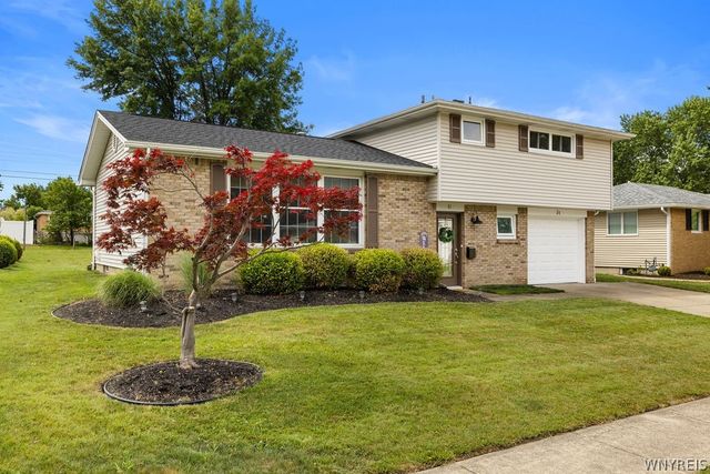 31 Christopher Drive, West Seneca, NY 14224