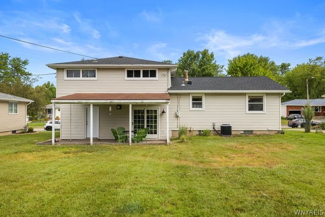 31 Christopher Drive, West Seneca, NY 14224