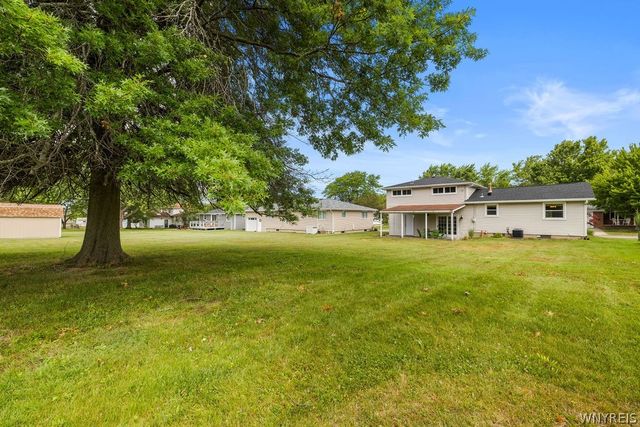 31 Christopher Drive, West Seneca, NY 14224