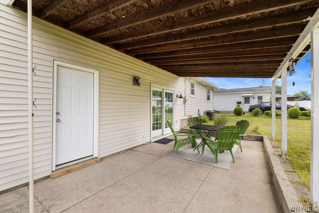 31 Christopher Drive, West Seneca, NY 14224