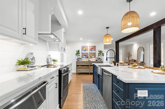 1316 Mecklenburg Highway, Mooresville, NC 28115