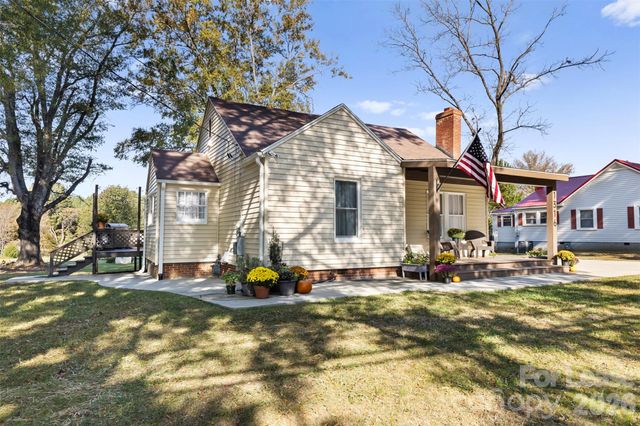 1316 Mecklenburg Highway, Mooresville, NC 28115