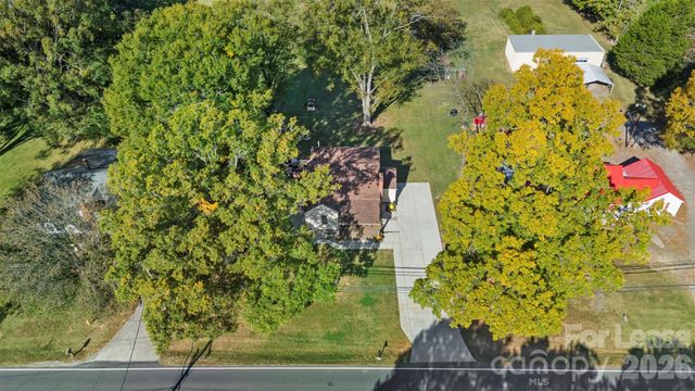 1316 Mecklenburg Highway, Mooresville, NC 28115