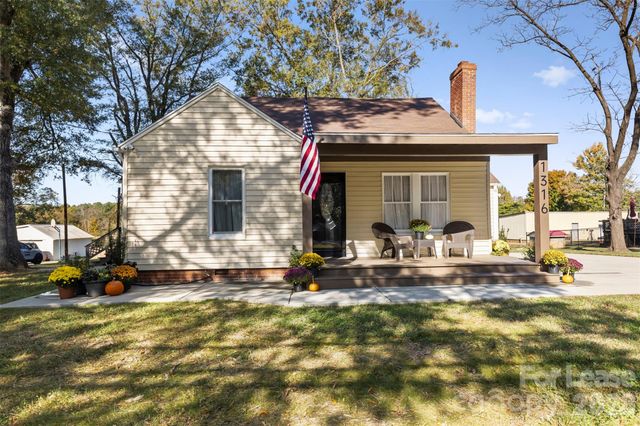 1316 Mecklenburg Highway, Mooresville, NC 28115