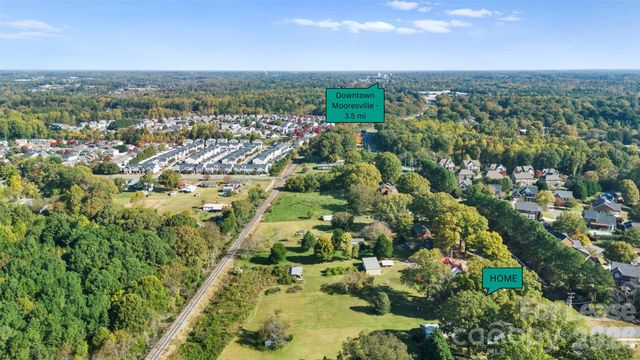 1316 Mecklenburg Highway, Mooresville, NC 28115