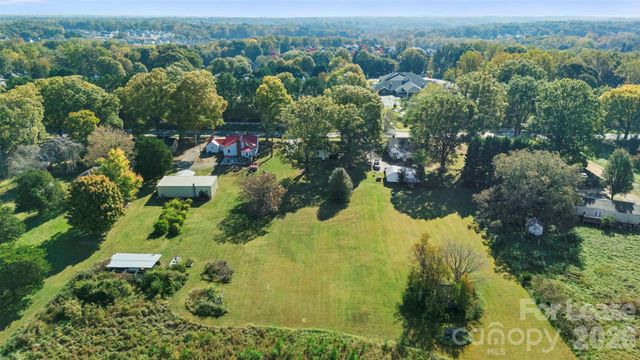 1316 Mecklenburg Highway, Mooresville, NC 28115