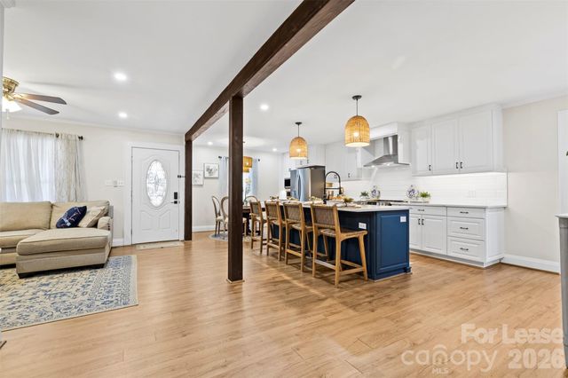 1316 Mecklenburg Highway, Mooresville, NC 28115