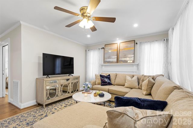 1316 Mecklenburg Highway, Mooresville, NC 28115