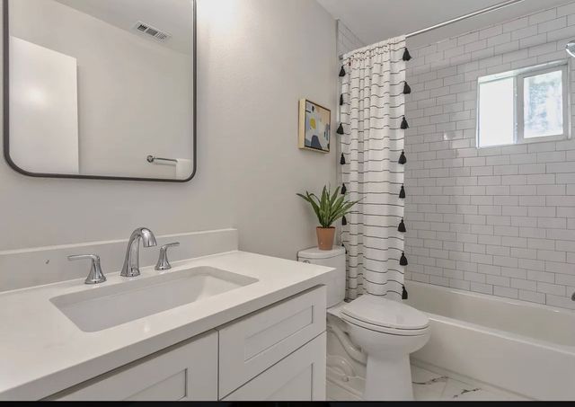 425 N Rosemont Avenue 105, Dallas, TX 75208