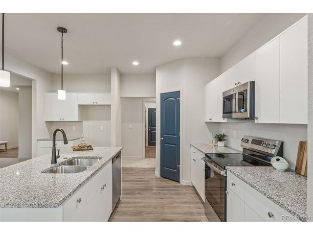 728 E Campbell Ln, Pueblo, CO 81007