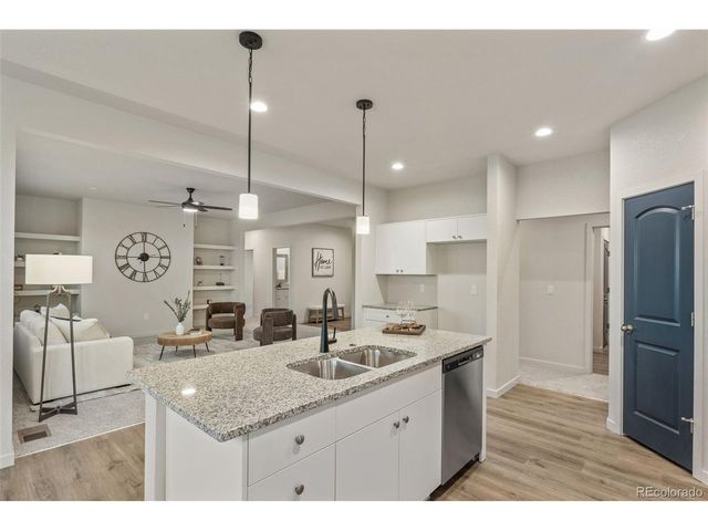 728 E Campbell Ln, Pueblo, CO 81007