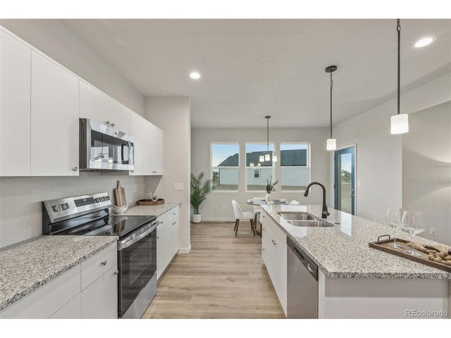 728 E Campbell Ln, Pueblo, CO 81007