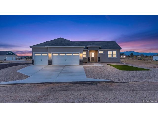 728 E Campbell Ln, Pueblo, CO 81007