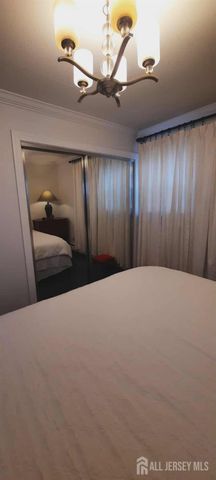 106 Maryknoll Route, Menlo Park Terrace, NJ 08840