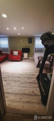 106 Maryknoll Route, Menlo Park Terrace, NJ 08840