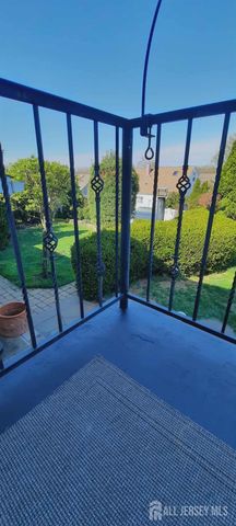 106 Maryknoll Route, Menlo Park Terrace, NJ 08840