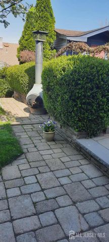 106 Maryknoll Route, Menlo Park Terrace, NJ 08840