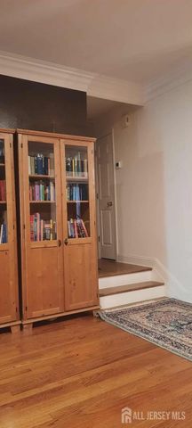 106 Maryknoll Route, Menlo Park Terrace, NJ 08840