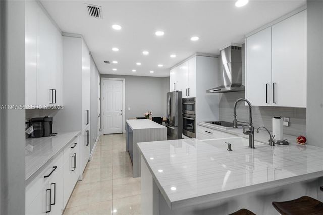 20920 NE 32nd Avenue, Aventura, FL 33180